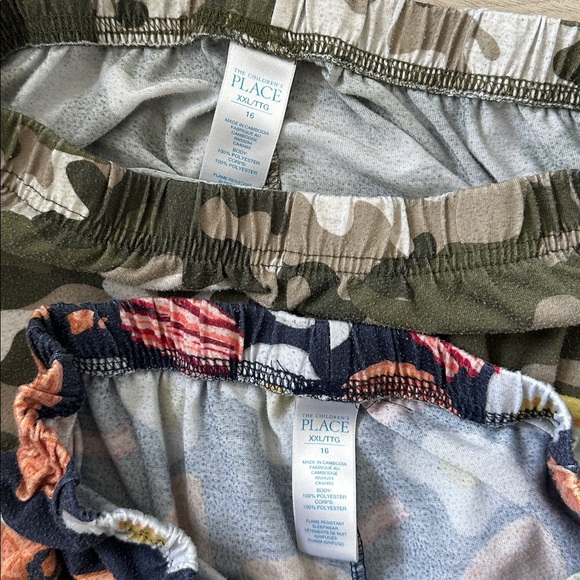 Children’s Place pajama bundle set of 2 - Picture 6 of 7